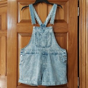- Shein Curve Light Washed Stretchy Denim Short Overalls Plus Size 1X, Like New